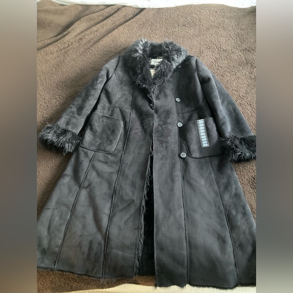 Lady Hathaway ladies coat - Picture 3 of 13